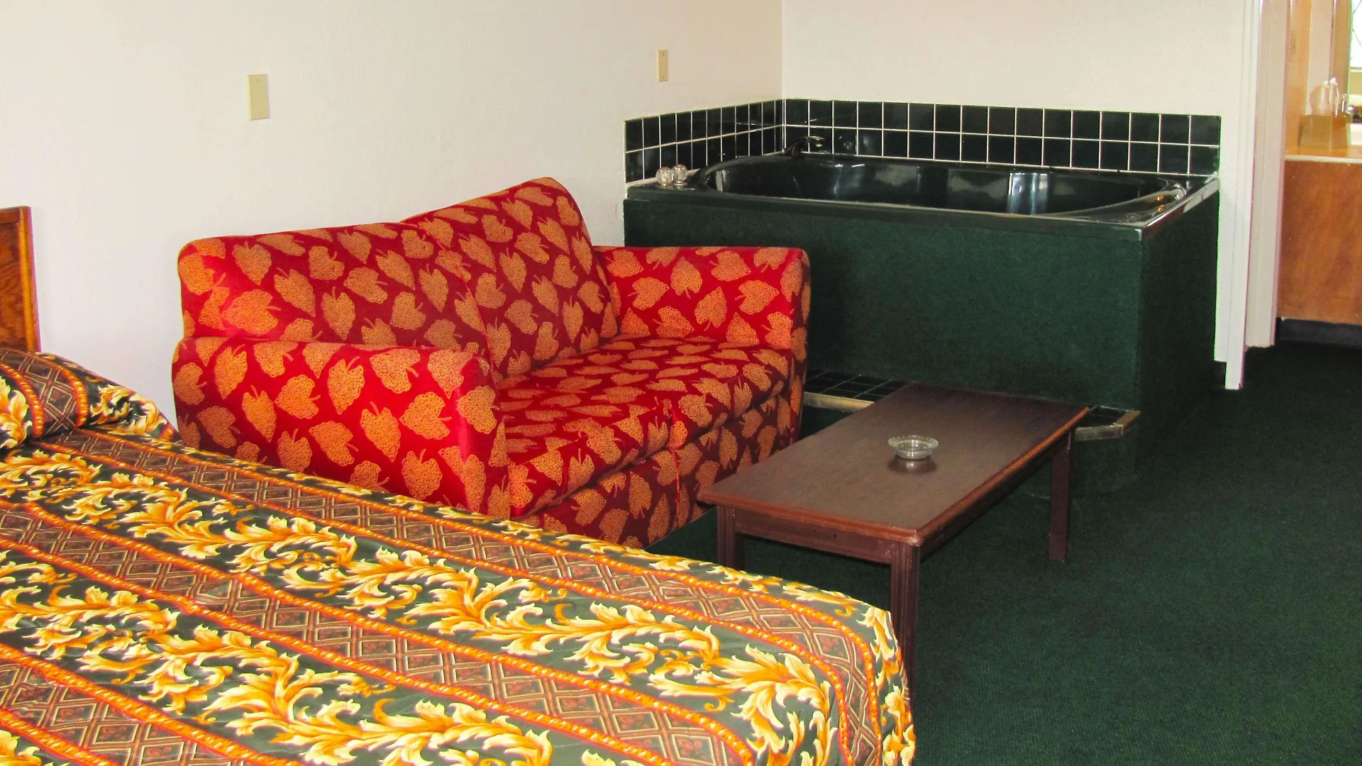 M Star Columbus North Motel