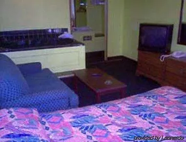 M Star Columbus North Motel