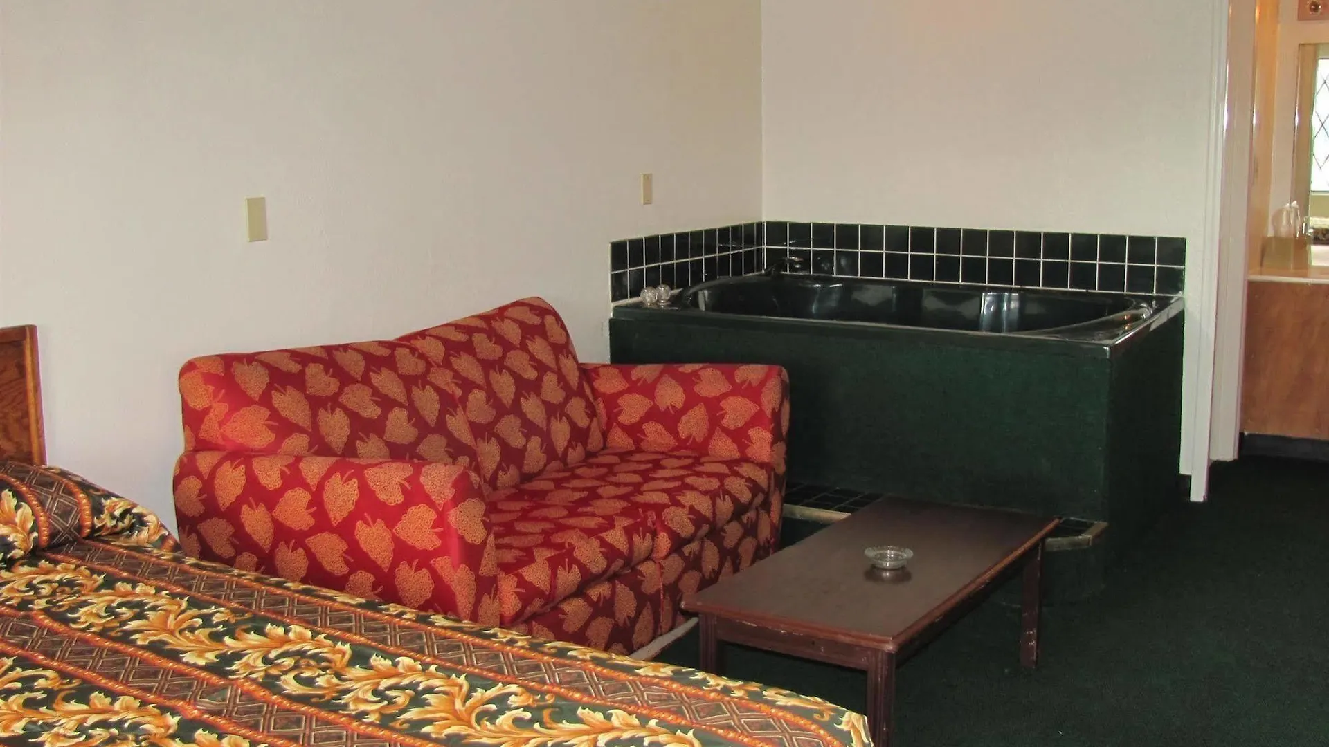 M Star Columbus North Motel